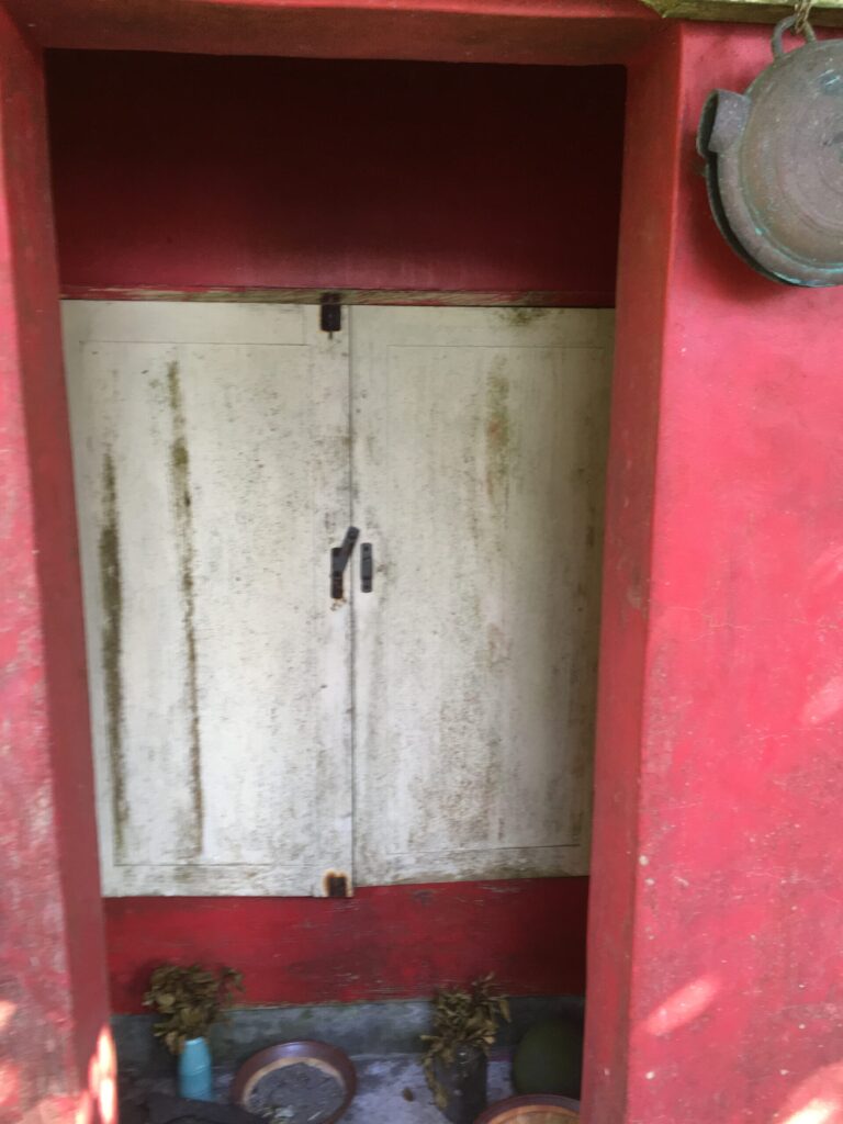 東台所神社の祠