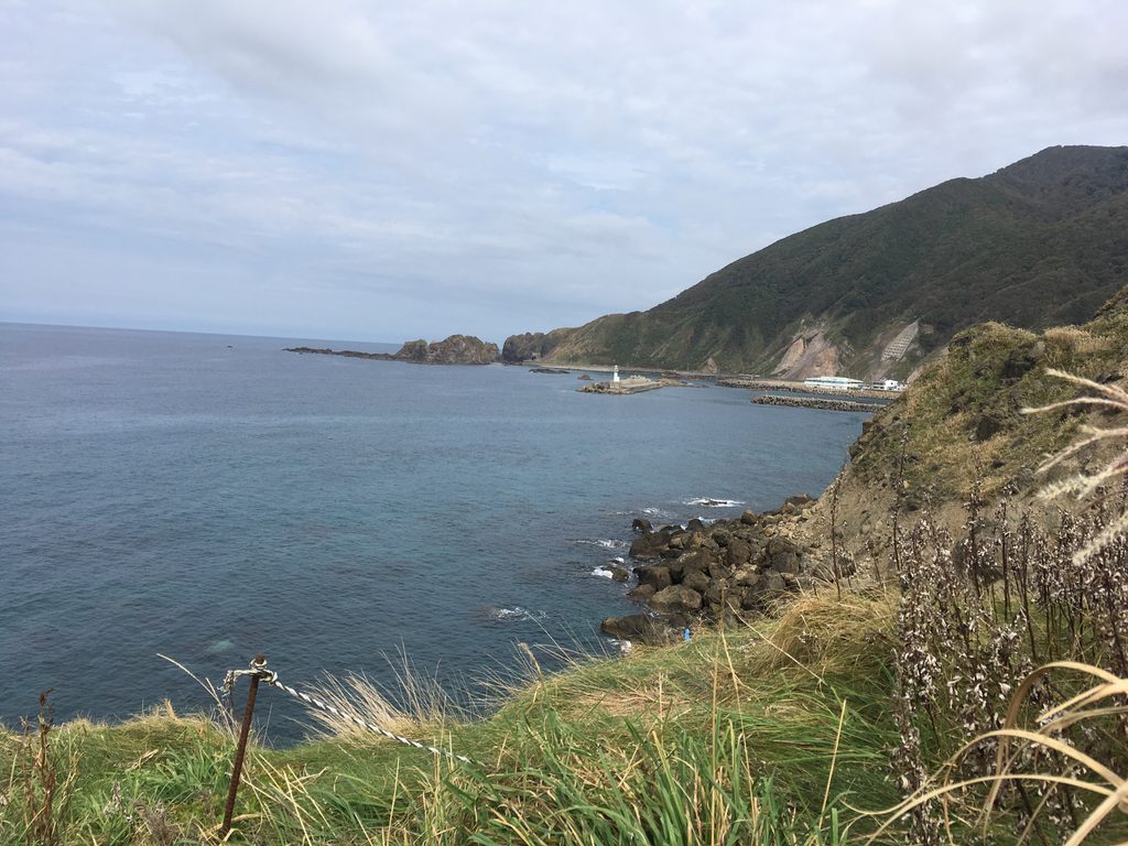 北追岬から見た奥尻島の海岸線
